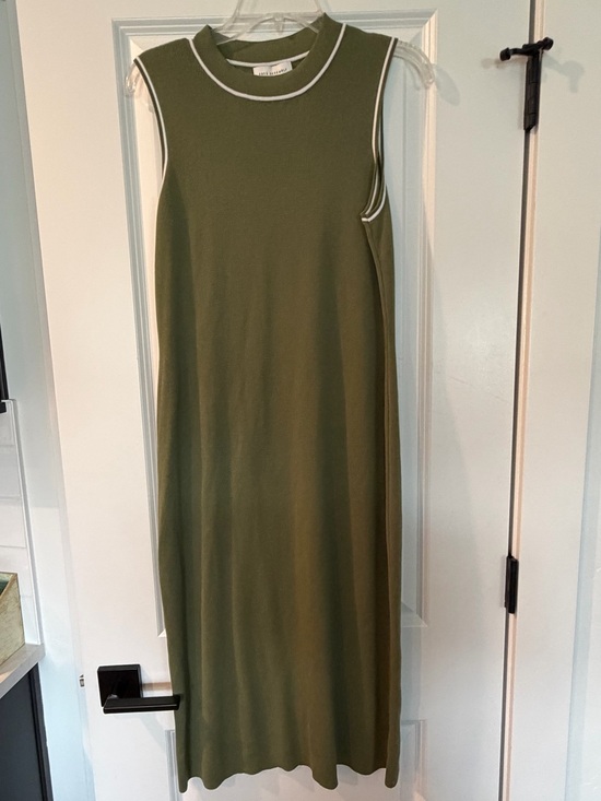 Free Assembly Dresses & Skirts - Sleeveless Olive Midi Dress with White Trim